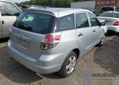 2005 Toyota Matrix z USA, uszkodzony, nr VIN 2T1KR32EX5C466217